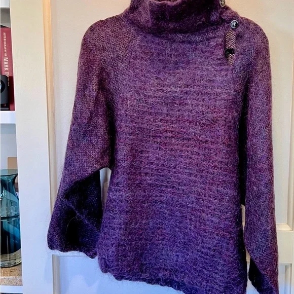 Beautiful Vintage Purple Mohair Turtleneck Sweater - Picture 1 of 9